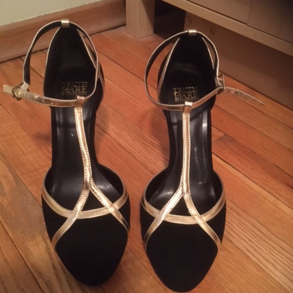 Madonna Truth or Dare pumps . Black suede with gold piping Size 91/2